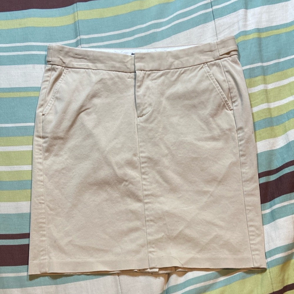 Light Colored Kaki Skirt by GAP Brand. - Picture 2 of 14